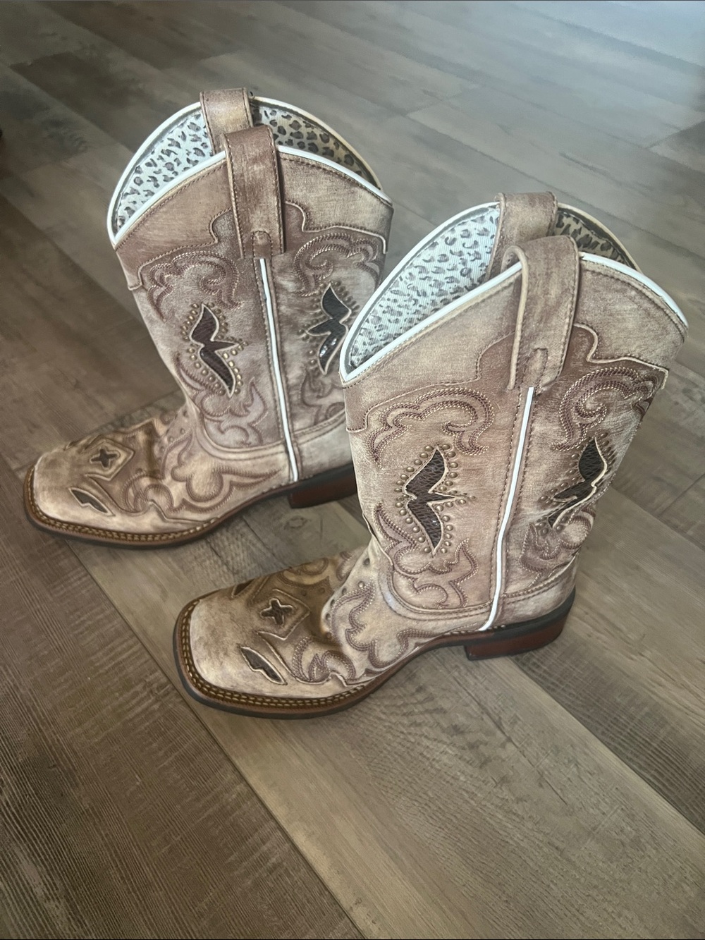 Women’s Laredo Western Embroidered Leather Boots